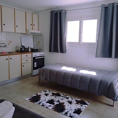 Andros Lighthouse Apartments Mesaria  外观 照片